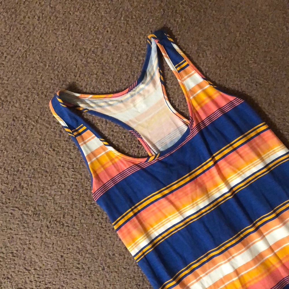 Long Razorback dress - Picture 2 of 4